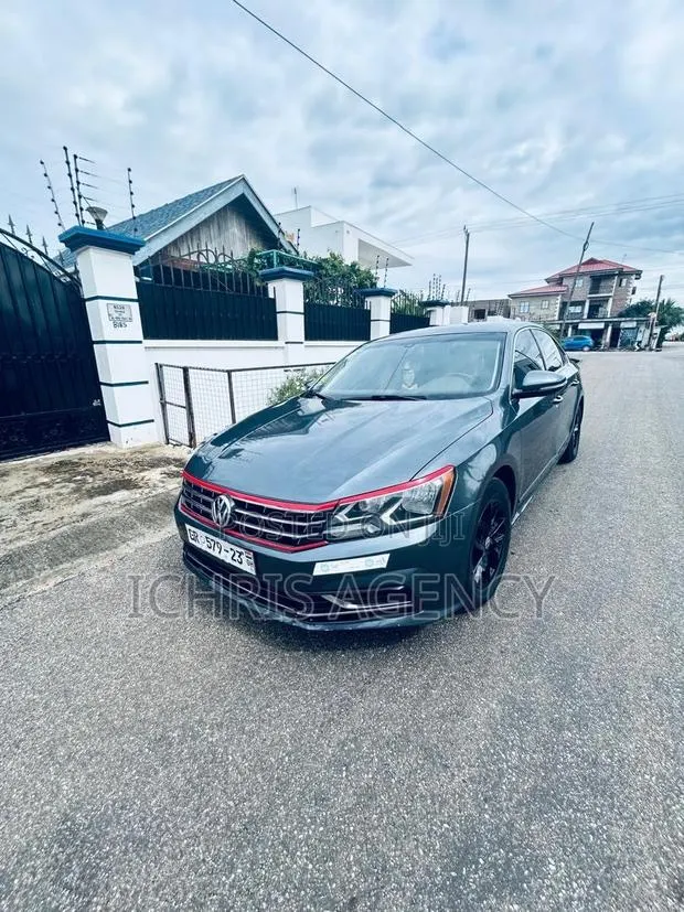 Volkswagen Passat 2.0T S 2018 Gray · Photo 1