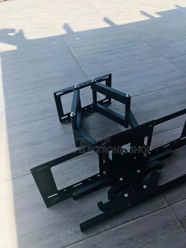 Versatile Adjustable 32-80inch TV Wall Mount · Photo 1