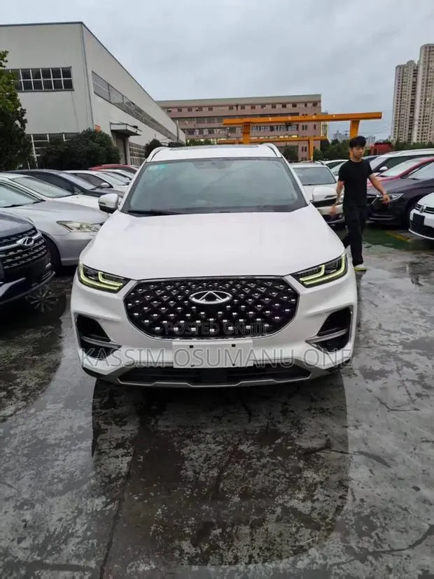 Chery Tiggo 8 Pro Luxury 2021 White · Photo 1