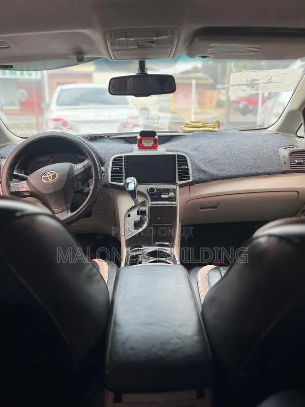 2011 Toyota Venza · Photo 1