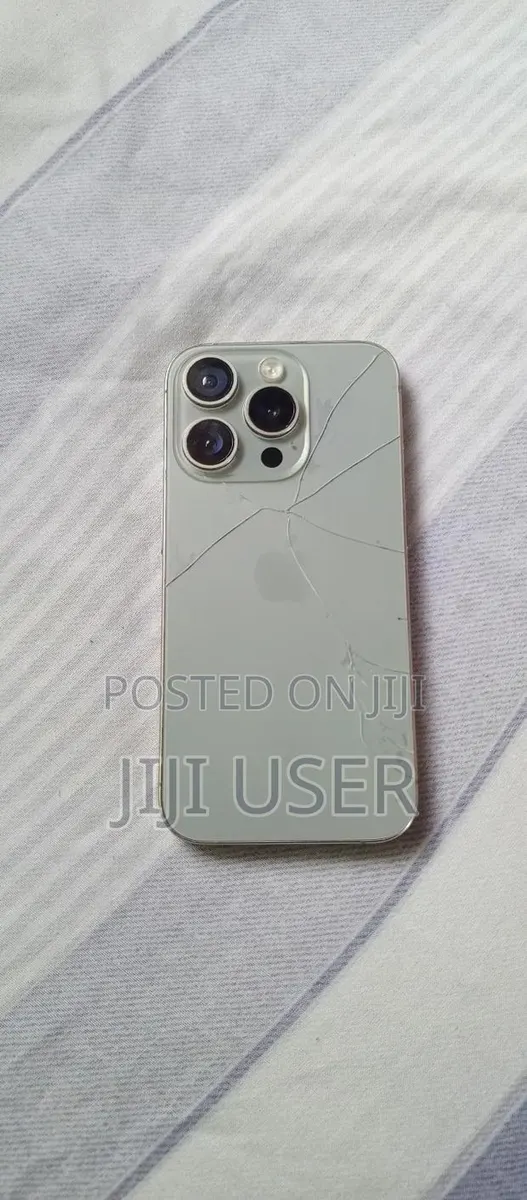 Apple iPhone 15 Pro 128 GB Gray · Photo 1