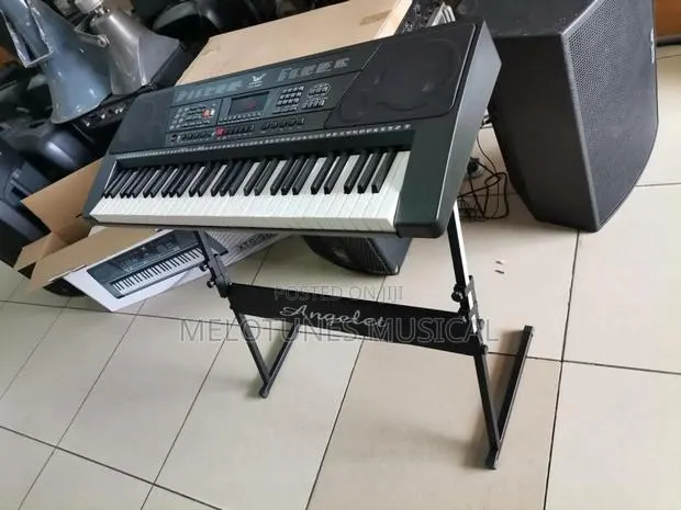 Angelet Professional Keyboard With Stand · Photo 1