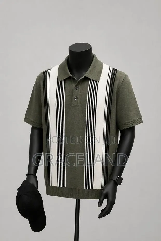 This Is Original Heavyweight Knitwear Lacoste for Men Only · Photo 1