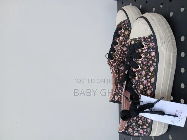 Kids Girls Floral Shoe · Photo 1