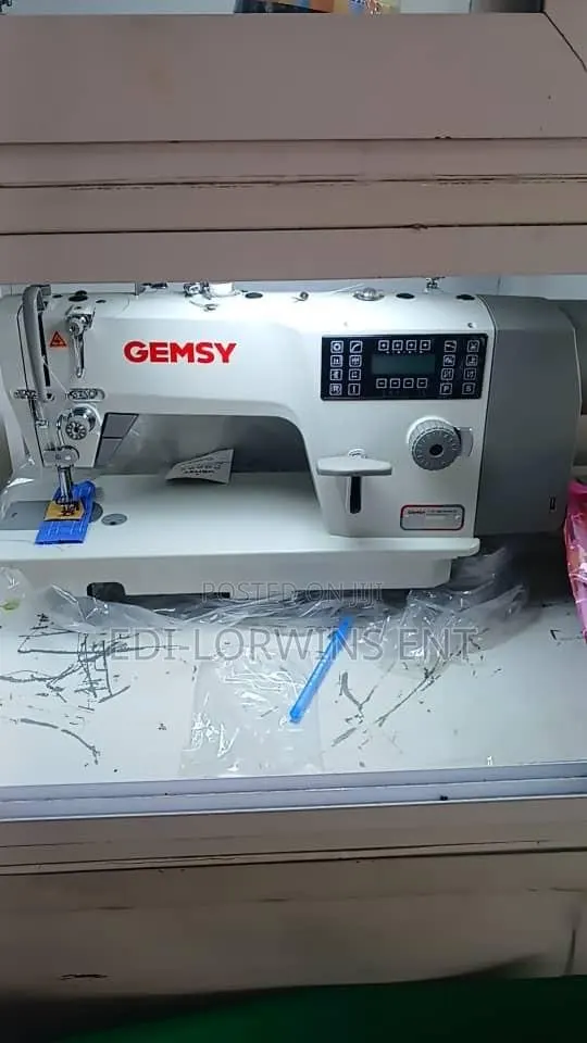 Gemsy Computerised Sewing Machine · Photo 1