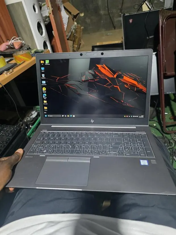 Laptop HP ZBook 15u G5 16GB Intel Core i7 SSD 256GB · Photo 1