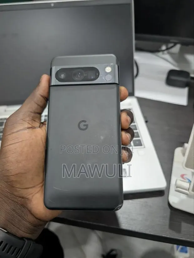 Google Pixel 8 Pro 128 GB Black · Photo 1