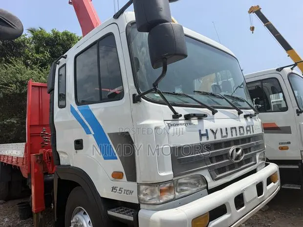 15 Tons Heavy Duty Hyundai Crane · Photo 1