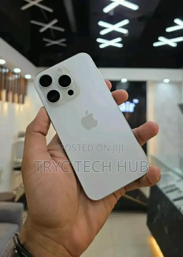 New Apple iPhone 15 Pro 256 GB White · Photo 1