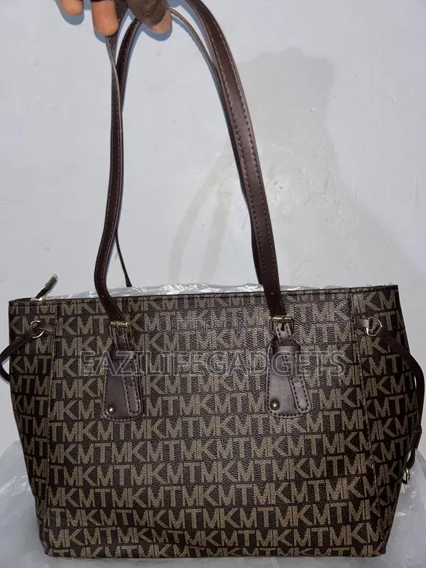 Brown Tote Handbag · Photo 2