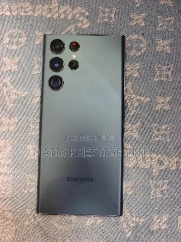 Samsung Galaxy S22 Ultra 5G 128 GB Green · Photo 1