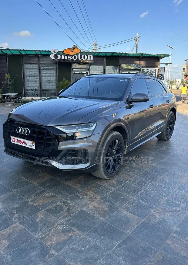 Audi Q8 55 Premium AWD quattro 2020 Gray · Photo 1
