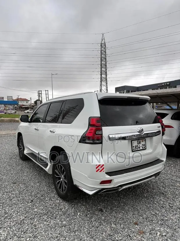 Toyota Prado for Rental · Photo 1