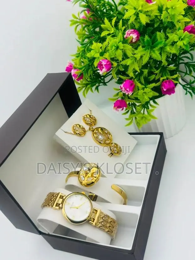 Ladies 4 in 1 Jewelry · Photo 1