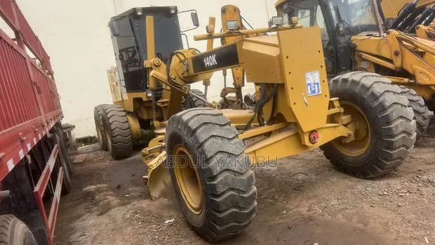 140K Caterpillar Grader · Photo 1