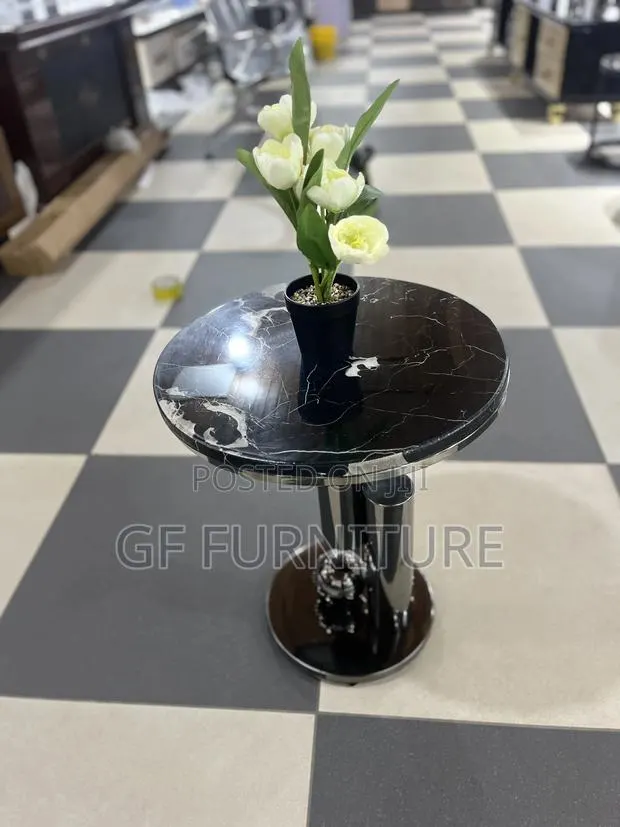 Marble Side /Coffee Table · Photo 1