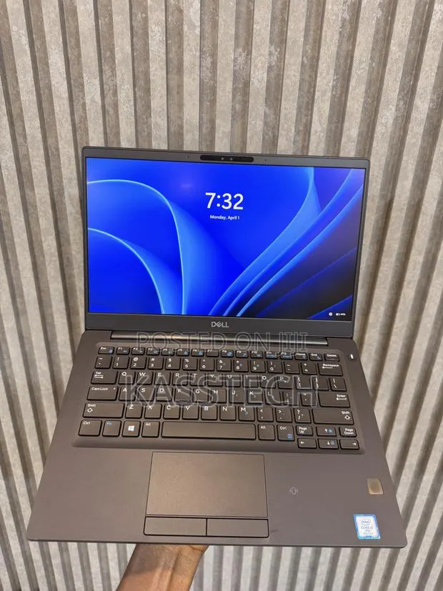 Laptop Dell Latitude 7390 8GB Intel Core i5 SSD 256GB · Photo 1
