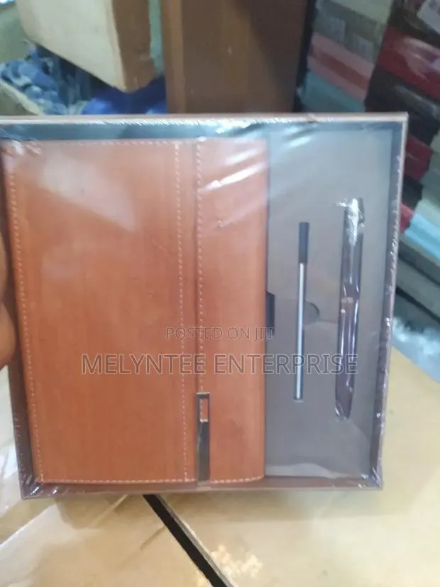 Cooperate Gift Set With Dairy,Pen and Refill Ink, Can Be Customized. · Photo 1