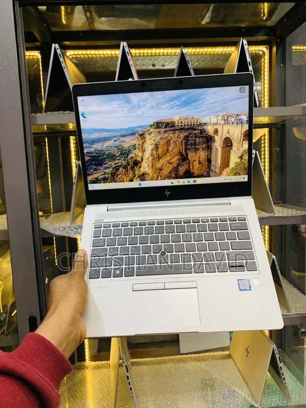 Laptop HP EliteBook 830 G6 8GB Intel Core i5 SSD 256GB · Photo 1