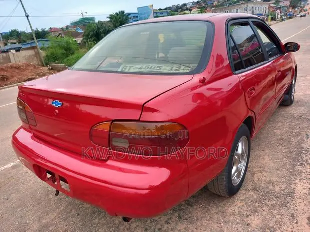 Toyota Corolla Sedan 2001 Red · Photo 3