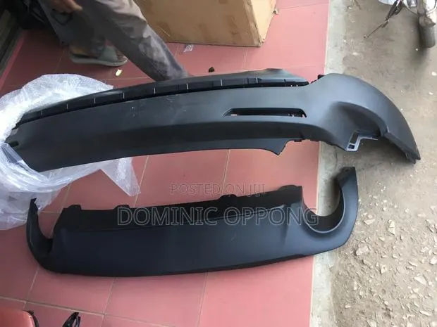 Mazda Cx 50 Back Bumper Top and Down · Photo 1