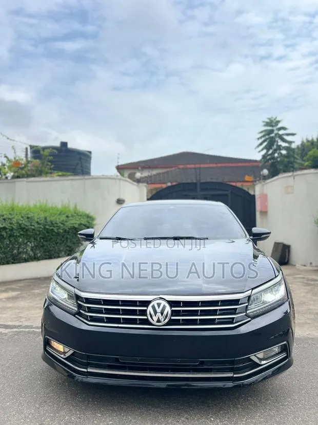 Volkswagen Passat 2.0T SE R-Line 2019 Black · Photo 1