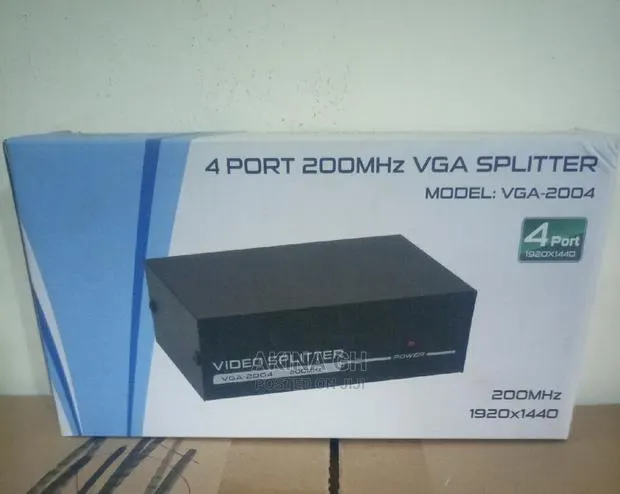 4 Port 200mhz 1x4 VGA Splitter · Photo 1