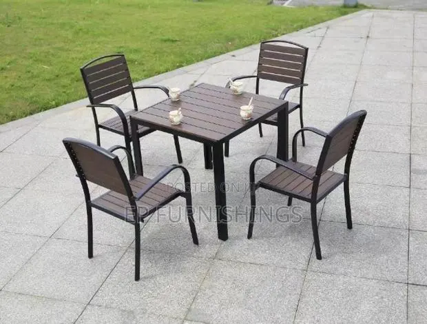 Outdoor Table (4 Chairs) · Photo 1