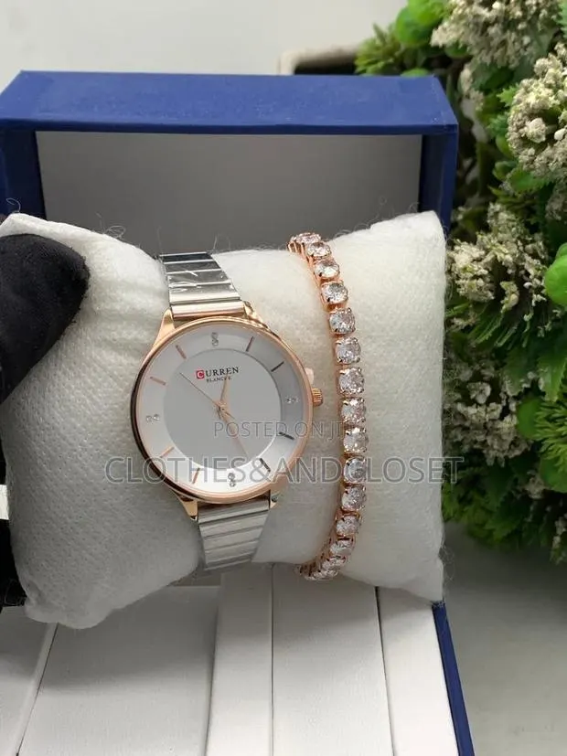Curren 9041 Women's Analog Quartz Watch in Silver and Bracelet · Photo 1