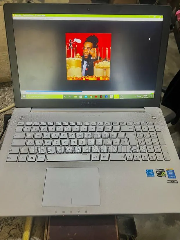 Laptop Asus N550JK 8GB Intel Core i5 HDD 1T · Photo 1