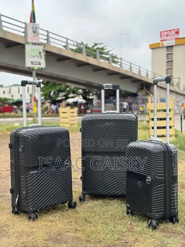 3 in 1 Extra Quality Trolling Anticrake Unisex Luggages · Photo 1
