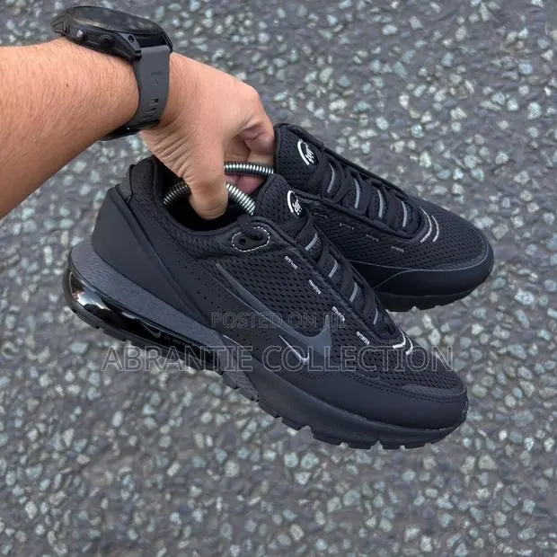 Nike Airmax 270 Pulse Triple Black · Photo 1