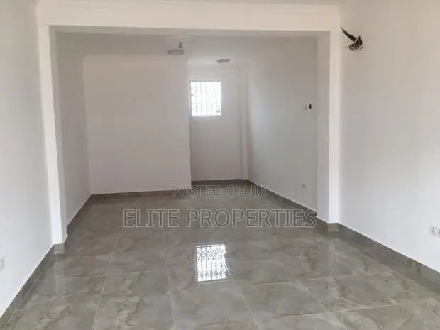 Newly Built Shop for Rent in Community 25 · Photo 1