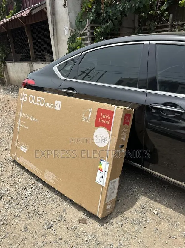 Zealous Sleek LG OLED CS 65 Inch Smart TV 2022 OLED65CS6LA · Photo 1