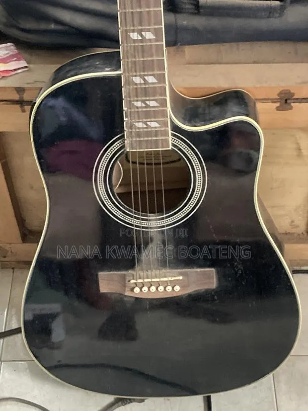 Used Acoustic Guitar for Sale · Photo 1