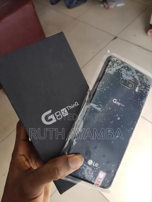 New LG G8X Thinq 128 GB Black · Photo 1