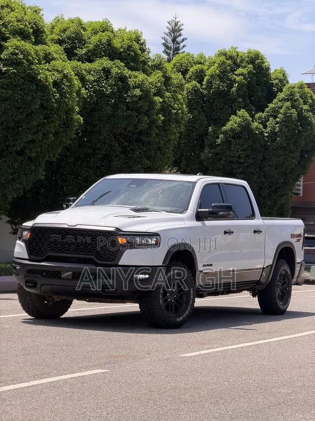 New Dodge RAM 2025 White · Photo 1