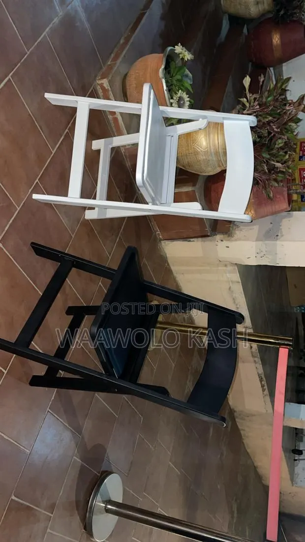 Gladiator Chairs · Photo 1