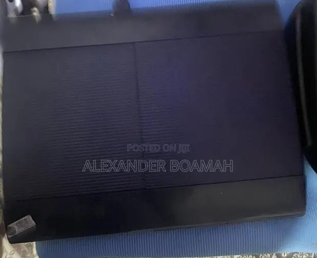 PS3 Super Slim · Photo 1