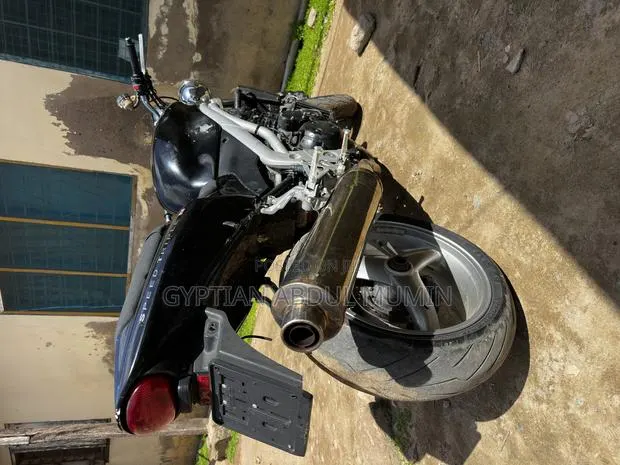 Triumph Speed Triple 2004 Black · Photo 1