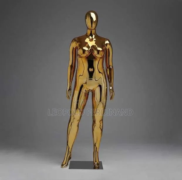Plus Size Gold Female Mannequin · Photo 1