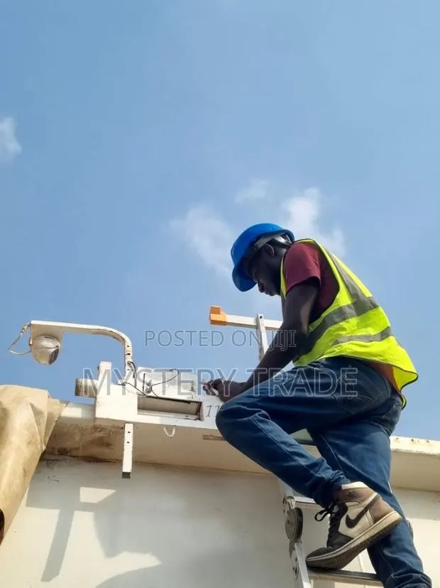 Professional Cctv Camera Installation Repairs Technician · Photo 1
