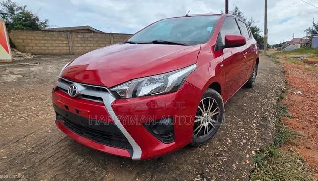 Toyota Yaris L Hatchback 5dr 2016 Red · Photo 1