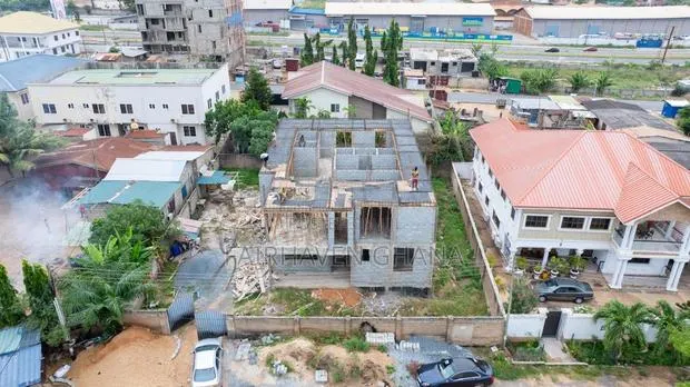 Uncompleted Building · Photo 1