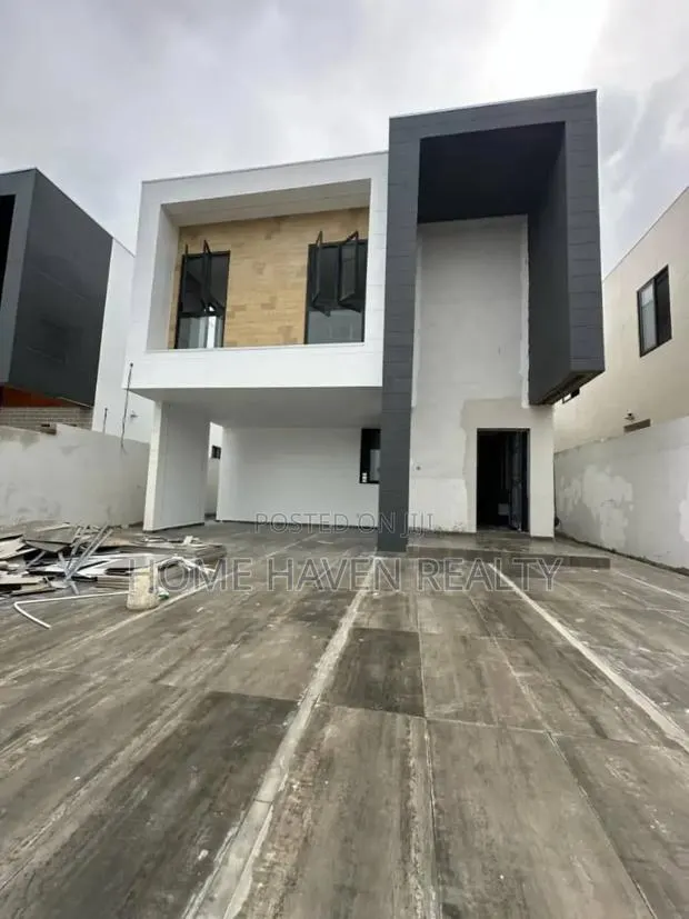 4bdrm House in East Airport, Tseaddo for sale · Photo 1