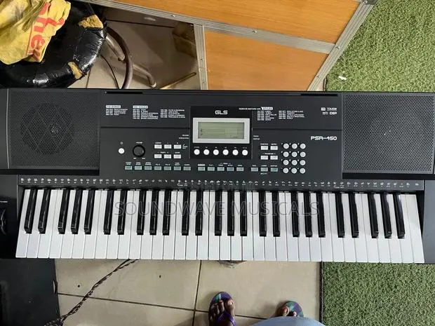 GLS PSR 450 Beginners Keyboard With Pitch Bend · Photo 1