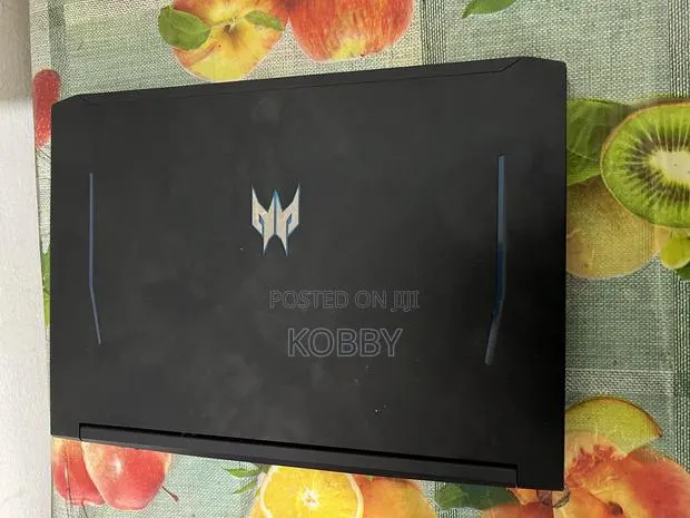 Laptop Acer Predator Helios 300 32GB Intel Core i7 SSD 1T · Photo 1