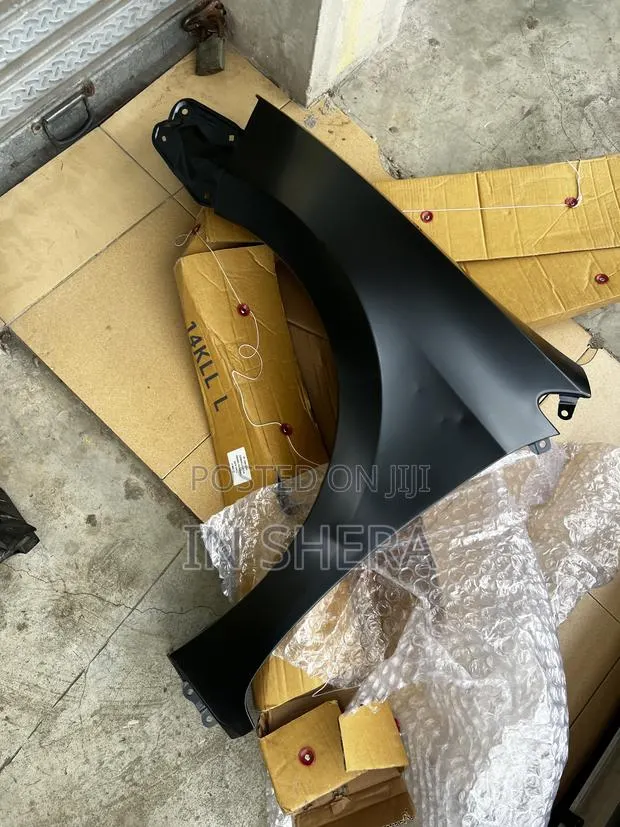 Toyota Corolla 2014-2019 Fender Left and Right ? · Photo 1