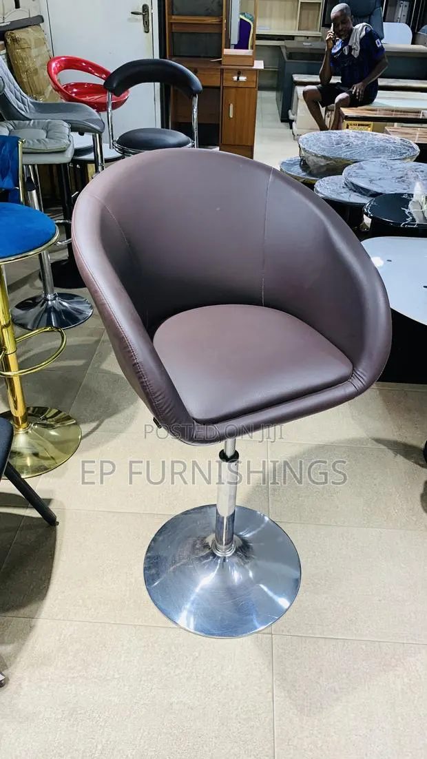 Modern Swivel Bar Stool · Photo 1