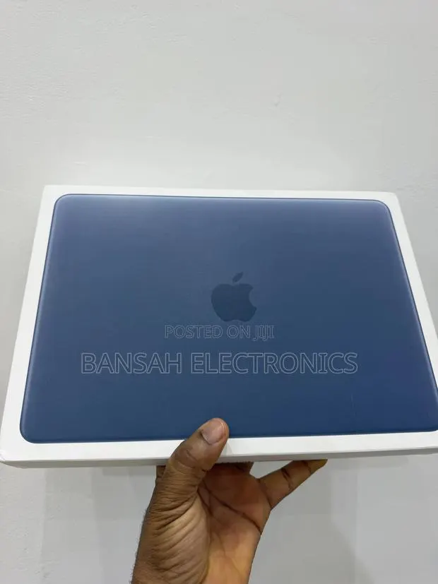 New Laptop Apple MacBook 8GB SSD 512GB · Photo 1